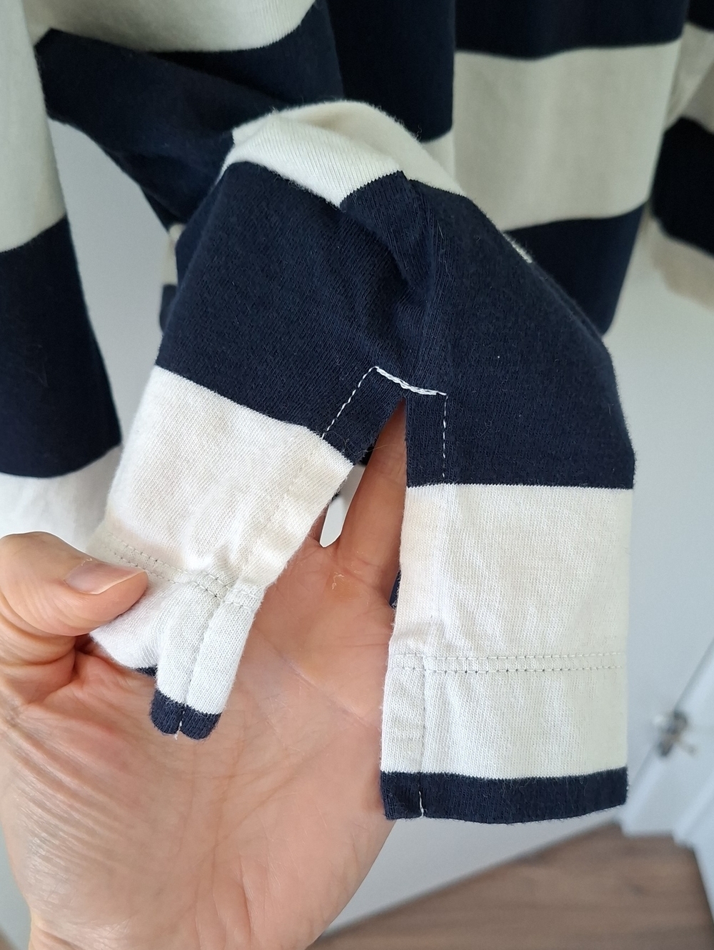 Old Navy Classic Preppy Summer Navy & White Striped Rugby Polo (Size M) - Picture 5 of 8